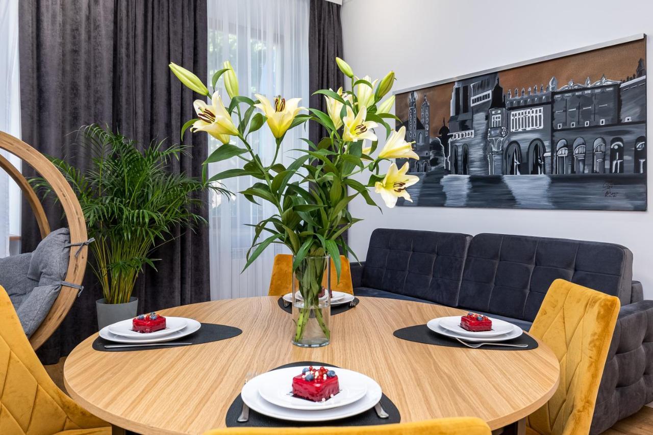 Beautiful Cracow Apartments By Cozyplace Krakow Exterior photo